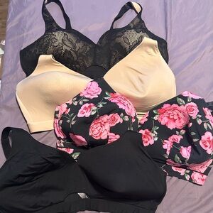Bundle of comfort bliss from Cacique
Size 44DD
No wire